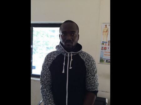 లాటరీ ఫ్రాడ్: నైజీరియన్ల పట్టివేత (పిక్చర్స్)