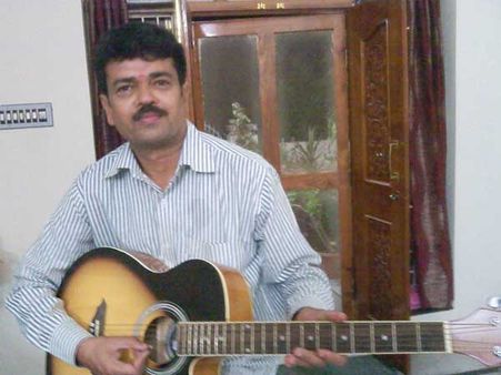 కవిస్వరం: అమరుడు