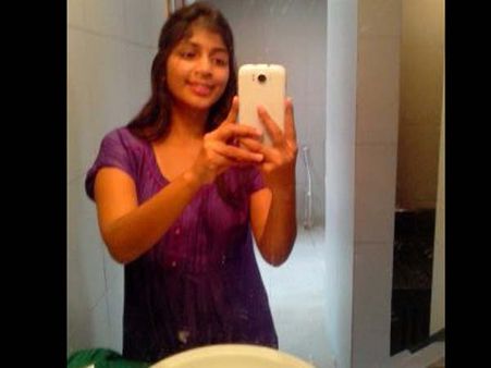 టెక్కీ మృతి: ఫ్యామిలీ కన్నీరు మున్నీరు (ఫోటో)