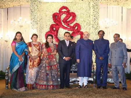 దోస్తీ: షా కొడుకు రిసెప్షన్‌లో కేసీఆర్, గులాబీ అధిపతికి మోడీ గ్రీటింగ్స్