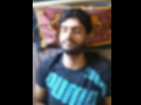 ఫ్యాన్‌కు ఉరేసుకుని పీహెచ్‌డీ విద్యార్ధి ఆత్మహత్య (ఫోటోలు)