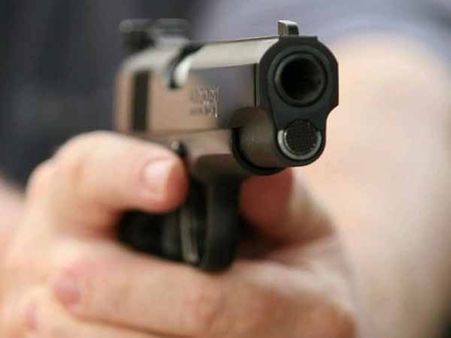 ప్రపంచ కప్: గెలిస్తే తుపాకితో సంబరం, గాయాలు