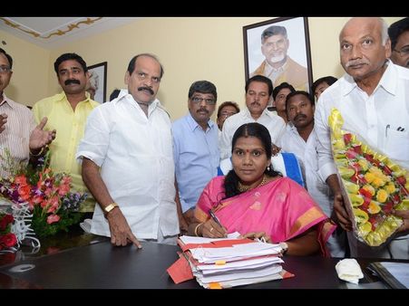 పోలవరం ఎలా : కేంద్రంపై సుజాత అసంతృప్తి