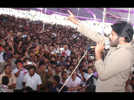 జగన్ కన్నా.. పవన్ ప్రభంజనం వెనుక: బీజేపీ వైపే, షాకిచ్చిన మంత్రి