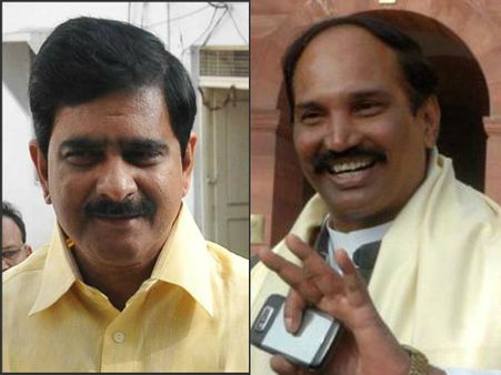 మీరు సూపర్బ్, బెజవాడలో మా ఇంటికి రండి: ఏపీ మంత్రి, టీ కాంగ్రెస్ చీఫ్