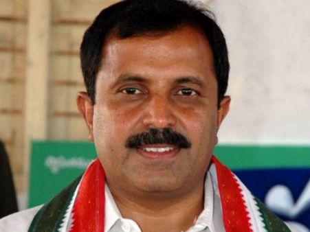 జీయర్‌పై అనుచిత వ్యాఖ్య: యాష్కీపై ఫిర్యాదు