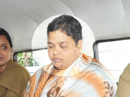 సైనెడ్ వేసి స్నేహితురాలి హత్య.... కిలాడి లేడి అరెస్టు