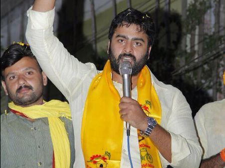 బాబు సూచనలు తీసుకుంటారు: అమెరికాలో నారా రోహిత్‌కు సన్మానం