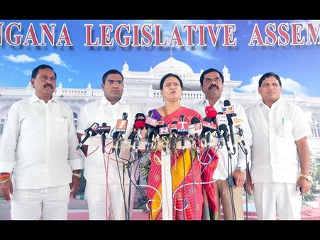 టీడీపీపై బీజేపీ ఆసక్తికర వ్యాఖ్య, అరుణ ఫైర్(పిక్చర్స్)