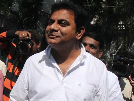 కాంగ్రెస్‌ని పాక్ క్రికెట్ టీంతో పోల్చిన కేటీఆర్, జానా ఫైర్