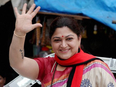 కాబోయే సిఎంగా స్లోగన్స్: ఒడుపుగా కుష్బూ?