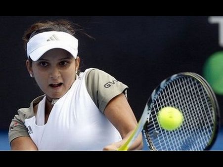 కోహ్లీ ప్రేయసి అనుష్కపై వ్యాఖ్యలు: తిప్పికొట్టిన సానియా