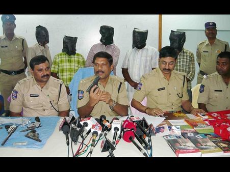 ఐదుగురు జనశక్తి నక్సలైట్ల అరెస్టు (ఫొటో)