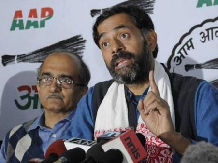 ఆప్ జాతీయ కార్యవర్గం నుంచి యోగేంద్ర, ప్రశాంత్ ఔట్