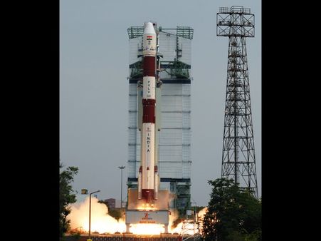 నింగిలోకి దూసుకెళ్లిన పీఎస్ఎల్‌వీ సీ-27