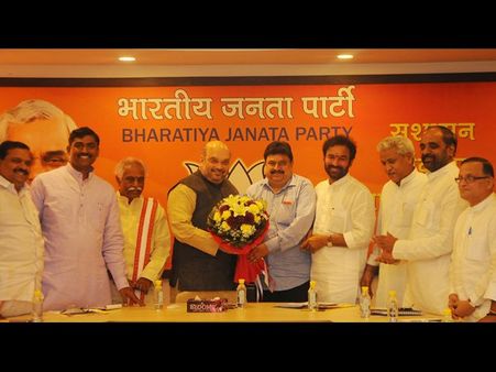 టీపై బీజేపీ ప్లాన్, గ్రేటర్ ఎన్నికలకు ముందే మోడీతో..