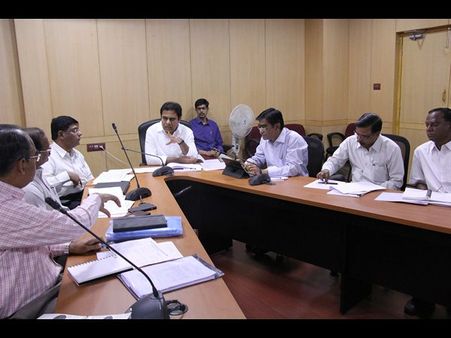 వాటర్ గ్రిడ్: భూసేకరణపై మంత్రి కెటిఆర్ రివ్యూ