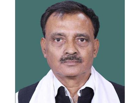 ప్రతిరోజూ ఓ బాటిల్ ఆల్కహాల్, 60 సిగరెట్లు తాగినా క్యాన్సర్ రాదు: బీజేపీ ఎంపీ