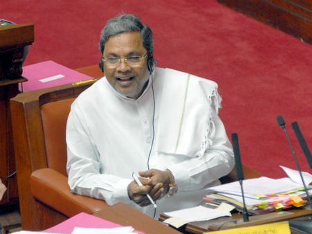 ఐఏఎస్ డీకే రవి కేసు: దిగి వచ్చిన సిద్దరామయ్య