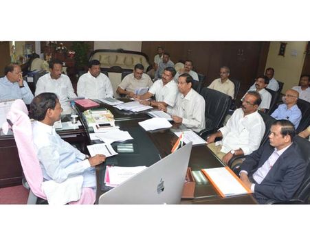 ఉస్మానియాలో ట్విన్ టవర్స్: కెసిఆర్(ఫొటో)