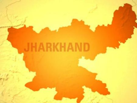 సినిమాలో ఐటం సాంగ్: అసభ్యకర డ్యాన్స్ చేశాడని ఐఏఎస్ బదలీ