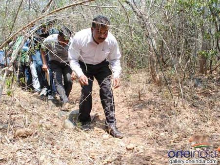 శేషాచల మృతుల్లో రాజకీయ నేత, సెల్‌ఫోన్ కాల్ డేటాతో వాస్తవాలు...!