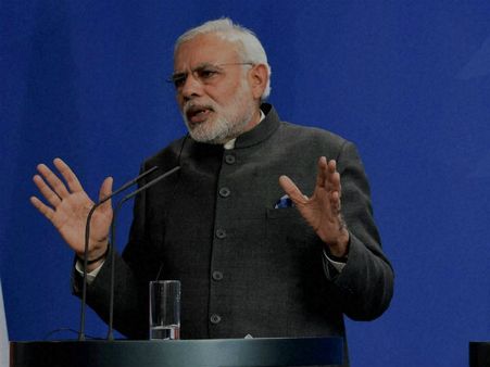 మోడీ సిఫార్సుల్ని లెక్క చేయరు: సోదరుడు, నేతాజీ పైల్ తెరుస్తారు!