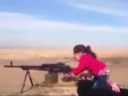 మెషీన్ గన్‌తో మైనర్ బాలిక కాల్పులు: 400మంది ఐఎస్ఐఎస్ ఉగ్రవాదుల హతం