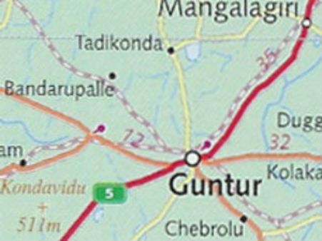 నిన్న అమ్మాయిని, నేడు లేగదూడలను చంపేసిన కుక్కలు: ప్రభుత్వం సీరియస్