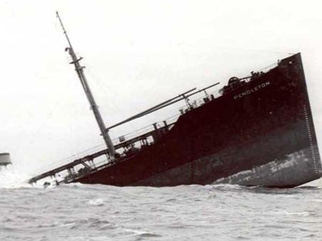 మధ్యదరా సముద్రంలో పడవ మునక: 700 మంది గల్లంతు