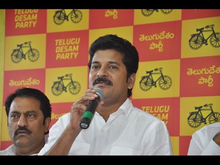 కెసిఆర్ చుట్టూ టిడిపి కోటరీయే, ఎర్రగడ్డకు పంపే టైమ్: రేవంత్ రెడ్డి