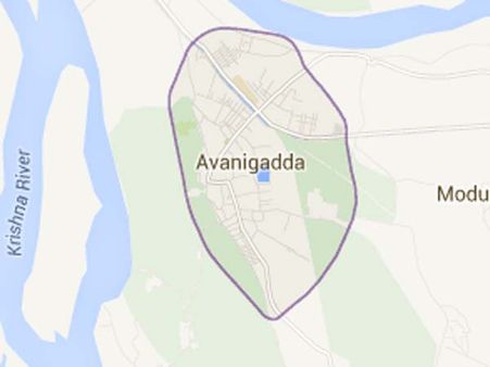 నిర్లక్ష్యం: ధ్వంసమైన ఆంజనేయస్వామి ఆలయం