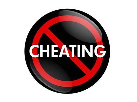 భార్యకు సినిమాల్లో అవకాశాల్లేక, అలా కోట్లు దోచారు