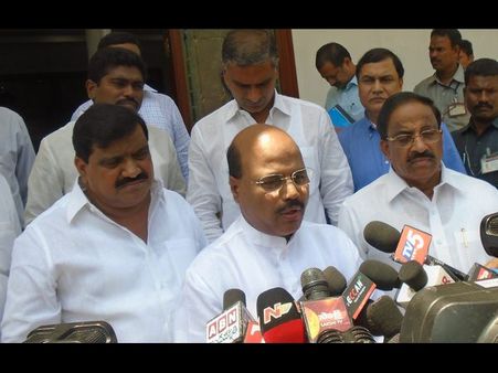 బాబుకు దెబ్బపై దెబ్బ, అందర్నీ వణికిస్తున్న కేసీఆర్