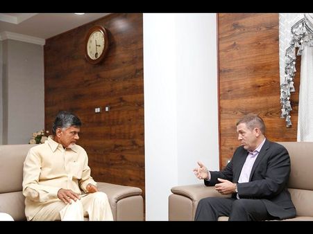 బాబుతో వాల్‌మార్ట్, మహిళలకు చేయూత(ఫోటోలు)