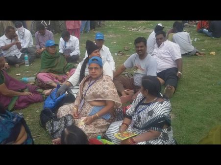 భూకంపం: నేపాల్లో ఏపీ, తెలంగాణవాసులు క్షేమం (పిక్చర్స్)