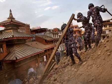 గగుర్పొడిచే విషయాలు: అందుకే నేపాల్ భూకంపం, ఇలా!