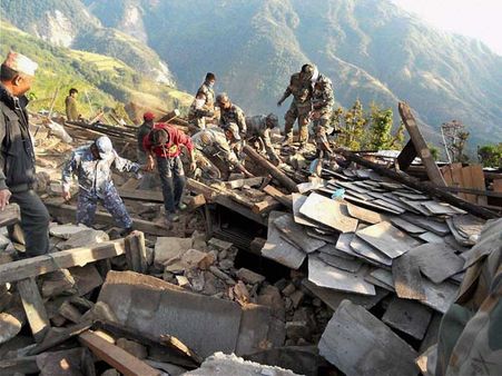 భారత సాయం: నేపాల్‌కు ప్రమాదమంటున్న కమ్యూనిస్టులు