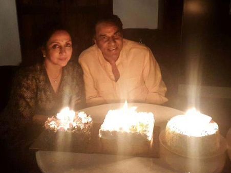 ప్రేమంటే కలిసి బతకడమే: ధర్మేంద్రతో బాలీవుడ్ డ్రీమ్ గర్ల్ హేమామాలిని(ఫొటో)