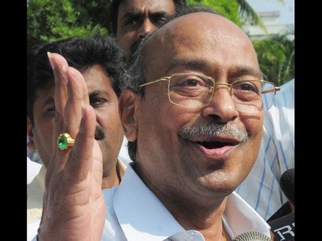 ఏపీకి ప్రత్యేక హోదా: 'శివాజీ దీక్ష విరమించాలి'