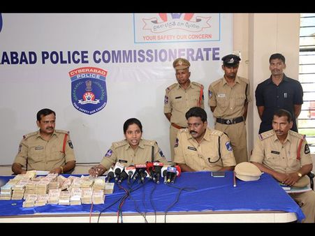 జల్సాకోసం 1.49కోట్లు: ఏటీఎంలలో చోరీ(పిక్చర్స్)