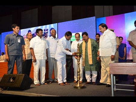 స్వచ్ఛలో కేసీఆర్: హైదరాబాద్‌ను అందంగా(ఫోటోలు)