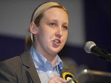 జస్ట్ 20 సంవత్సరాలు: ఆమె ఇప్పుడు ఎంపీ, విద్యార్థిని