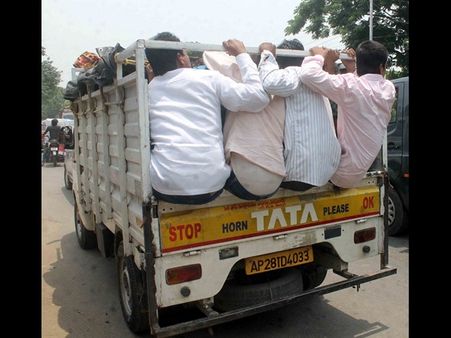 ఆర్టీసీ సమ్మె: 6వ రోజుకి చేరింది, ముగిసిన సీఎం కేసీఆర్ సమీక్ష (ఫోటోలు)