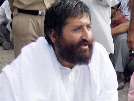 సాయిపై లైంగిక దాడి కేసు: కీలకమైన సాక్షిపై కాల్పులు