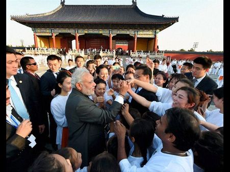 ఈ శతాబ్దం ఆసియాదే, భాగస్వామ్యం అవసరం: చైనాలో మోడీ(పిక్చర్స్)