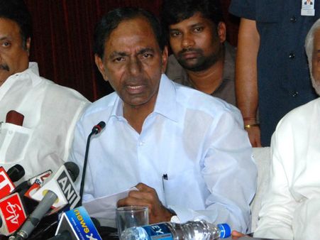 వాళ్లే దేవుళ్లు: స్వచ్ఛ హైదరాబాద్ లోగో ఆవిష్కరించిన గవర్నర్, కెసిఆర్