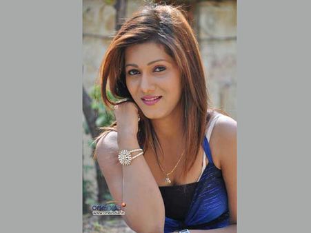 భయంగా ఉంది: నీతూ అగర్వాల్, కడపకు బదానియా