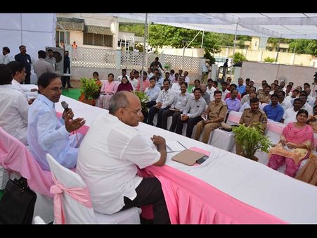 తమాషా:ఓయుపై కేసీఆర్‌కి కోపమొచ్చింది(పిక్చర్స్)