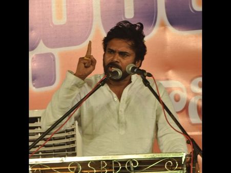 ఎపి రాజధాని: భూసేకరణపై పవన్ కళ్యాణ్ దీక్ష?